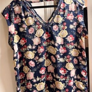 DR2 Navy Floral V-Neck Blouse